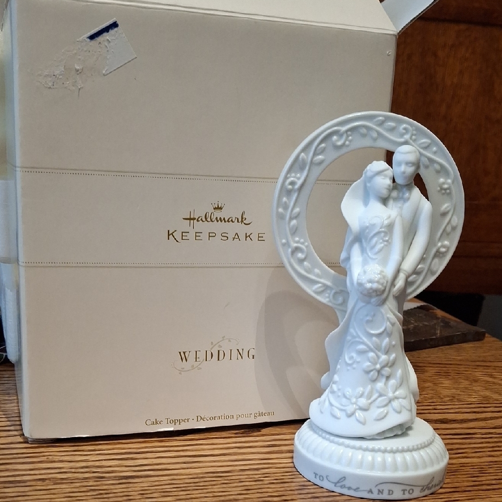 Hallmark Keepsake Wedding Cake Topper - White